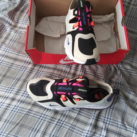 "Brand New" Nike Air Max Infinity - Picture 6 of 7